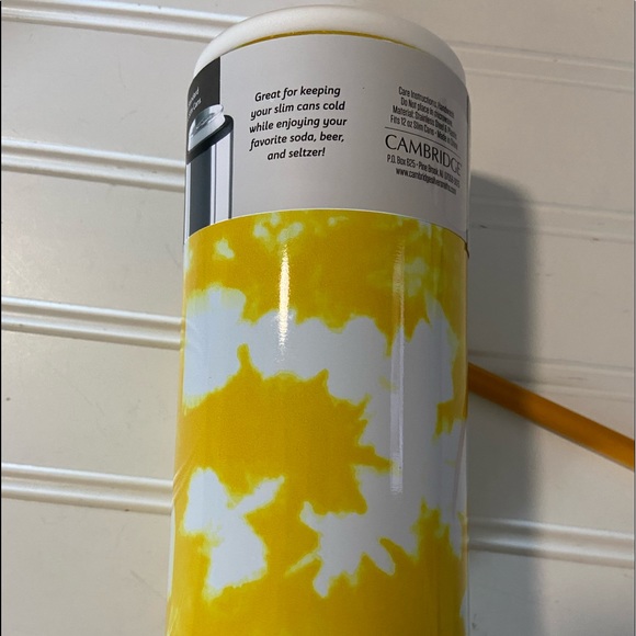 Cambridge 12 oz. Insulated Cooler Fits Standard 12 oz. Slim Cans New with Tags. - Picture 3 of 4